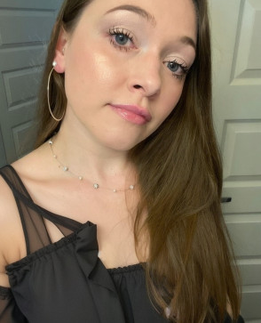 Linda Andrew, 27, United States