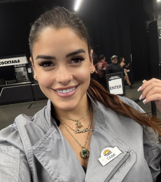 Angelina, 23, United States