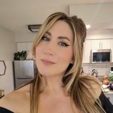 Mary Grey, 33, United States
