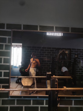 Heneedscigarette, 24, India