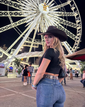 MariaDee, 26, United States