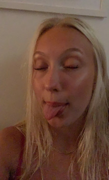 Lovisa46, 18, Sweden