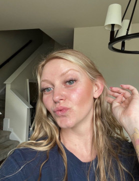 Sharon, 35, United States