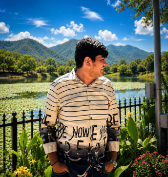 Max Royls, 18, India
