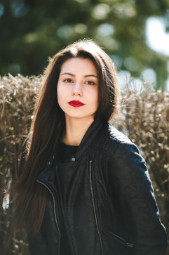 Julie, 20, India