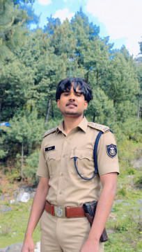 Hh Bb, 18, India