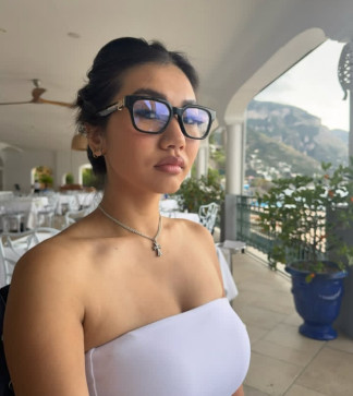 Yue Fang Jing, 29, United Kingdom