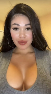 Mia, 36, United States