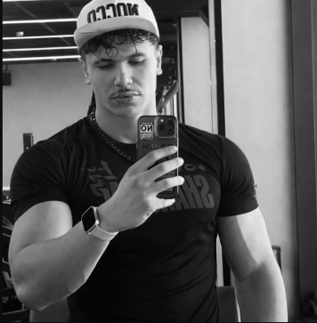 Hos Jbbko, 23, United States