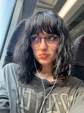 Smiles, 25, Canada