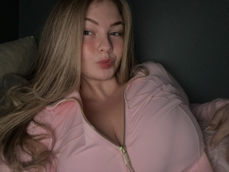 CharieAngel, 29, United States