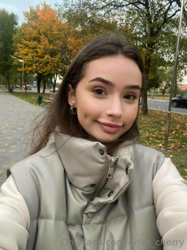 Linda Mary, 30, United States