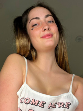 Stella, 25, United States