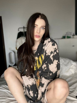 Ellie Leen, 21, United States