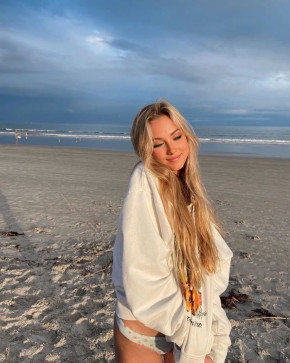 Angie4511, 19, United States