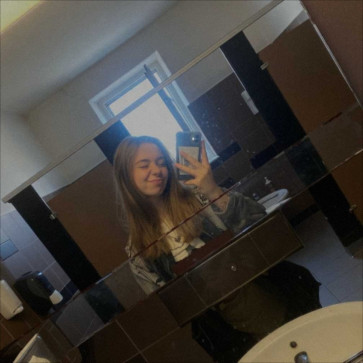 Howyoulovemenow, 18, United States