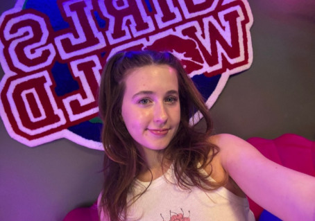 Courtney, 25, United States