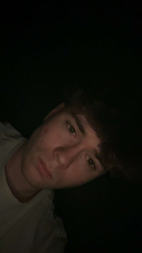 MaximalMiserabel, 19, Austria