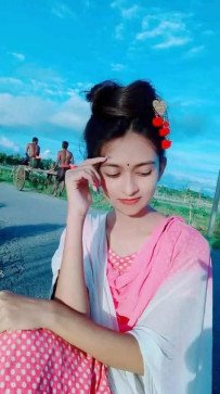 DivyaVc, 19, Singapore