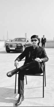 Allen, 18, India