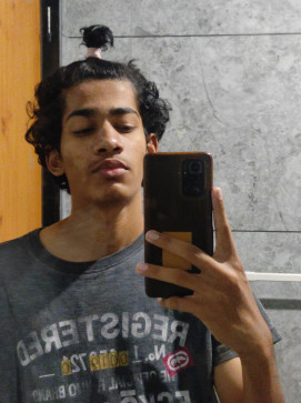 Renvic, 18, India