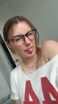 Carlie771, 23, United States