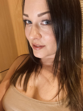 Clara Hart, 25, United States