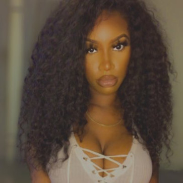 Elizabeth, 25, United States