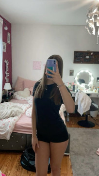 Jessica Elena, 22, United States