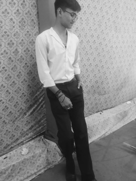 Kahanvadiya Harshil, 18, India