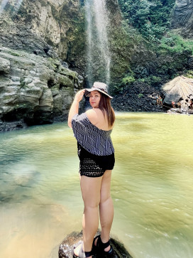 Marienne Feb Cadorna, 25, Philippines