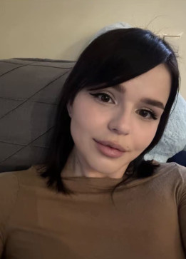 Phoebe, 26, United States