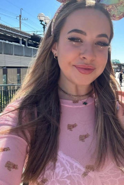 Reeniee, 26, United States