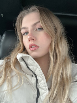 Anna_62, 23, United States