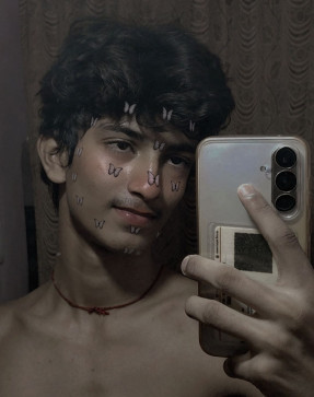 Divyesh Bandari, 18, India