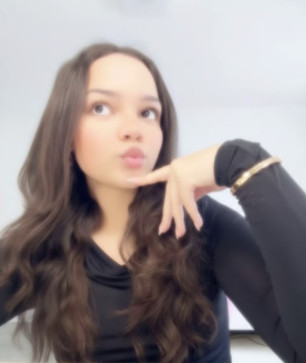 Lucy Queen, 22, United States