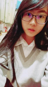 Mia Stones, 21, United States