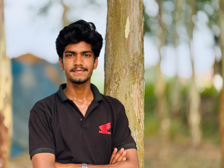 Mahanto Halder, 18, India