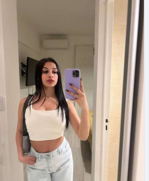 Gretchen Moore, 25, United States