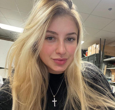 Ella, 28, United States