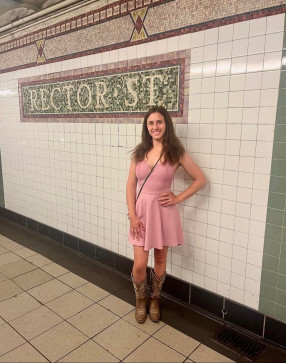 Laura, 29, United States