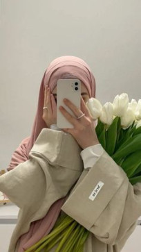 Noor Khan, 18, India