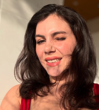 Nora, 33, United States