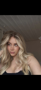 Miss Stella, 25, United States