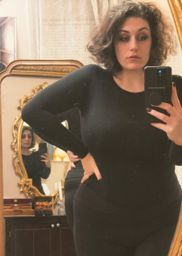 Queen Mama, 33, United States