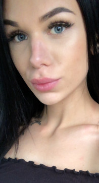 Ashley, 28, United States