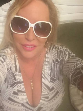 Laura, 62, United States