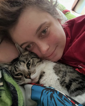 Holly, 26, United States