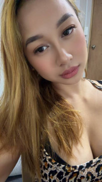 Bella, 31, United Kingdom