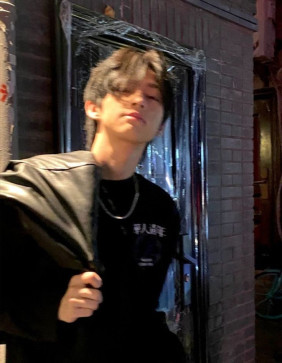 Ocs, 18, Singapore